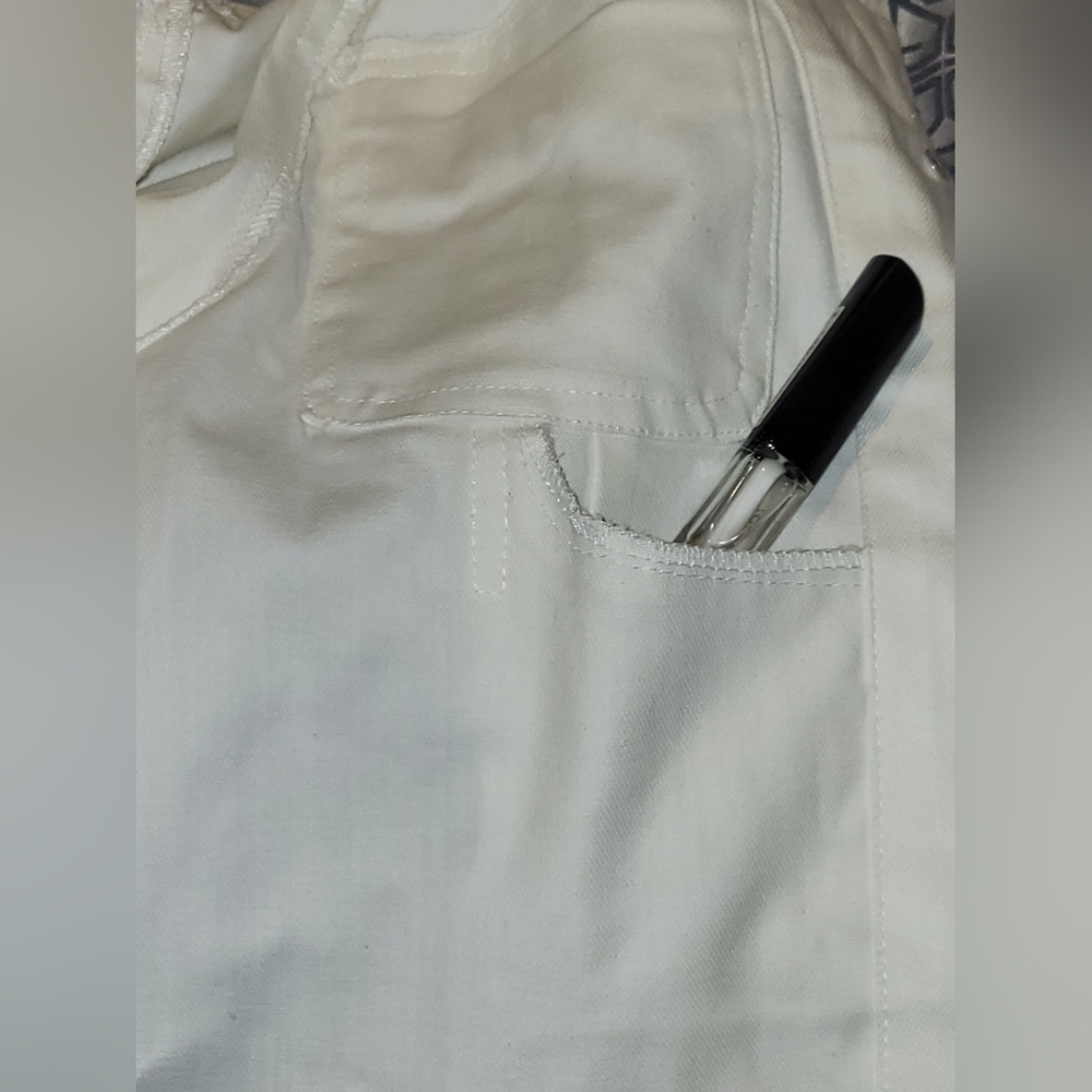 Women’s white denim jacket with patterned cut out back and frayed collar… - Picture 6 of 12